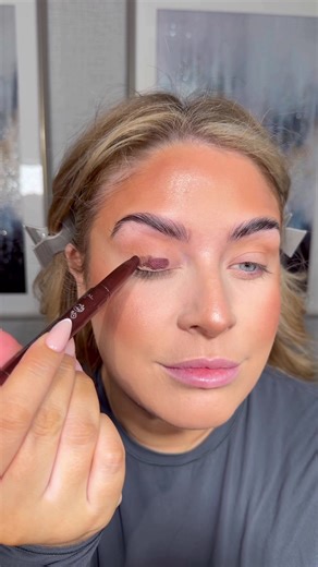 How to Use L'Oréal Eyeshadow Stick for Stunning Looks