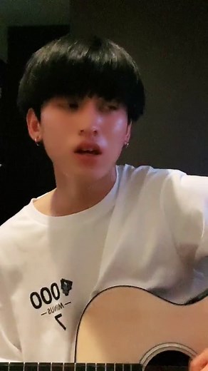 東京喰種の弾き語り「unravel」の魅力