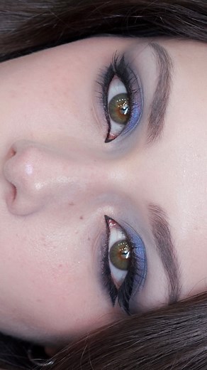 LISA ROSH on Instagram: "Bang 💥 . . #makeuptransformation"