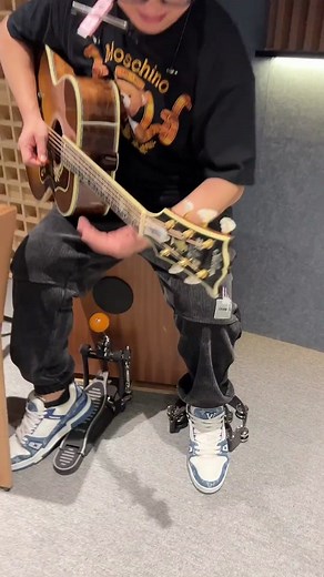 #guitar #musicalinstruments #musicalinstrument #instruments #instrument