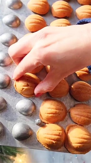 Walnut Dulce-De-Leche Cookies!🍃 Happy Saturday, friends! Here is the Day 18 of my 24 Days Of Christmas Cookies Recipes! 🎅🍪 These are by far my fam's most favorite and famous cookies (also known as Oreshki/Орешки), something that we grew up making since early ages and is traditionally grace our Holiday tables! I can't wait for you to try them and start adding to your cookie tins and exchanges!😍 Cookie Dough: 2 1/2 cups all-purpose flour 1 cup (2 sticks) cold unsalted butter 1/2 cup powdered s