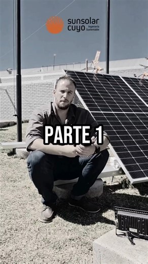 Si vas a poner paneles solares, tenés que saber ESTO que casi nadie te dice… 👇☀️ 🔸 MITO 1: “Mientras más paneles, mejor” Falso. Vos no comprás paneles… comprás POTENCIA. Podés poner 10 paneles chicos y generar MENOS que con 5 paneles de alta potencia. No se trata de cantidad: se trata de ingeniería, cálculo y eficiencia. ⚡📐 📲Consultanos: 54 9 261 307-0583 #energiaSolar #mitossolares #ahorroenergético #panelessolares #sunsolarcuyo #somostuenergia #verdadesdelasol #energíasostenible #inversión