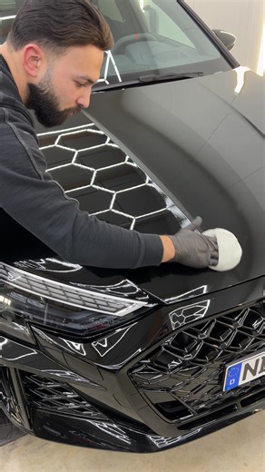 Expert Car Detailing Tips for a Gleaming Finish