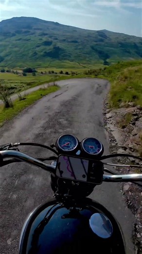 England’s Steepest Road? | Hardknott Pass #triumphbonneville