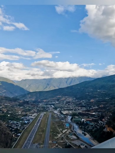 Airbus A320 go-around at the world’s most dangerous airport
