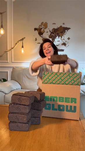 Chaque boîte contient 20 Briquettes de nuit EmberGlow. 📦 Elles sont faciles à manipuler et parfaitement adaptées si vous disposez d’un espace de rangement limité. 🪵🔥 | Bioenex France