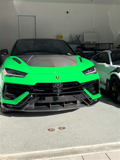 I like Lamborghini with this color 💚 🍏#1 #money @Cardi B