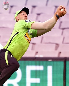 While you're deciding which catch is the best in our Top 4 post, take a look at the best of the rest! 🤩 Watch the top 4 and vote here: https://www.facebook.com/BBL/posts/5343375262359879 | BBL