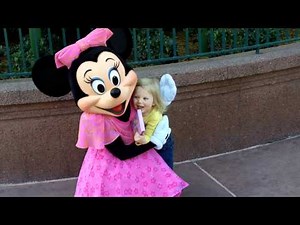 Lyla Meets Minnie Mouse for the 1st Time