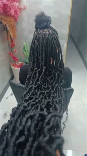 Nu locs individual