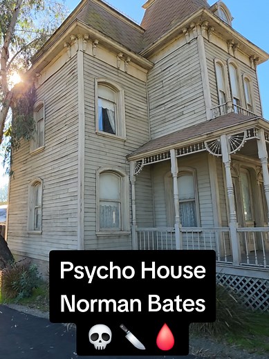 Norman Bates Psycho House Universal Studios Hollywood Studio Tour #universalstudioshollywood #studiotour #ThemePark #NormanBates #Psycho