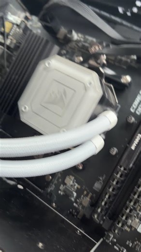 AIO weird periodical buzzing sound pls help