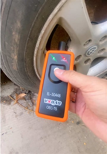 That annoying TPMS light is EASY to fix! 💡#TPMS #GMCar #CarHack #DIY #tiktokshopblackfriday