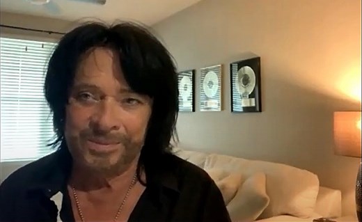 AUTOGRAPH's STEVE LYNCH Releases 'Confessions Of A Rock Guitarist' Memoir