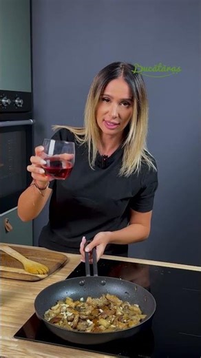 Sote de ciuperci pleurotus - Reteta simpla si plina de savoare