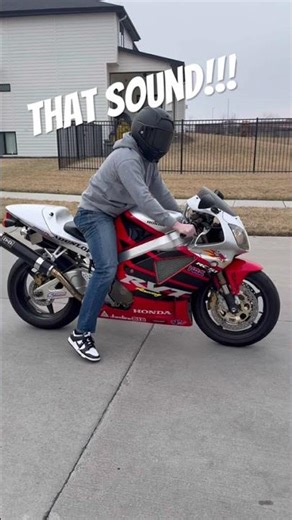 Honda RC51 Exhaust Sound #motorcycle #wsbk #motogp