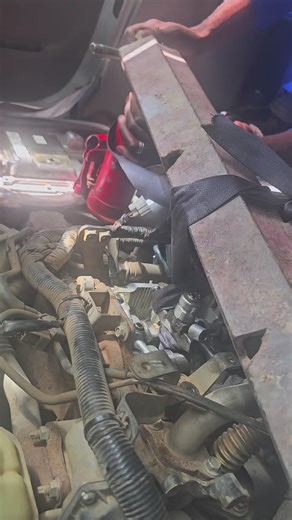 Removing a Stuck Injector from YD25 Common Rail