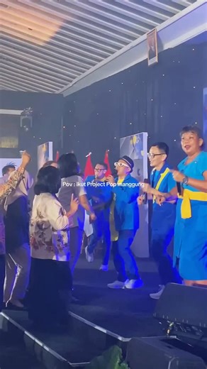 PROJECT POP on Instagram: "Ceritanya Popop ikut kami perform tadi malam… kebayang kan serunya? 😍🔥 #ProjectPop #5Bodies6Souls"
