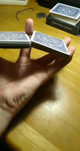 ONE HANDED card shuffling!