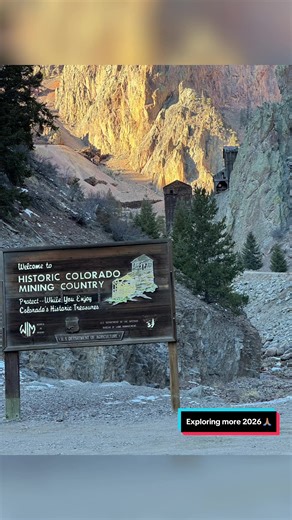 A drive out to Creede, Co Came across Creede Pond Hockey tournament 🥅 🏒 . . #Creede #hockey #historic #tournament #colorado