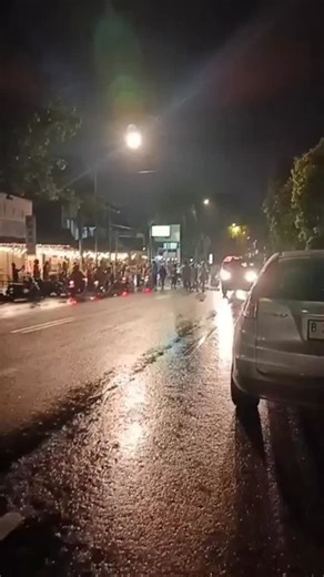 Merapi Uncover on Instagram: "[Breaking News] 22:00 terjadi kecelakaan pengendara sepeda motor di depan sate taichan senayan Yogyakarta, ada 2 korban , sudah Di bawa ke RS PKU, tetap hati hati saat berkendara lur #Jogja #Yogyakarta #Merapiuncover @ridhoosetiawannn"