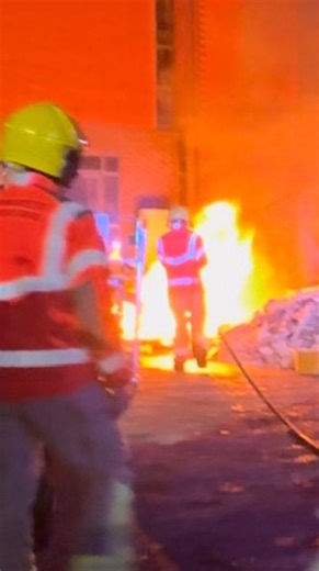 Many thanks to Greater Manchester Fire & Rescue Service and the crews at Bolton Central Fire Station for welcoming me to film their very busy Bonfire Night on duty - helping to keep the public safe. #bbcnwt @bbcnews Greater Manchester Fire and Rescue Service (GMFRS) #bolton #manchester BBC Manchester | Phil Chapman