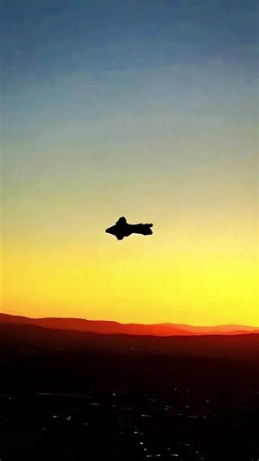 🛸👽 Evidence of Alien Life? Stabilized UFO Footage Over LA | TheTruthAbove