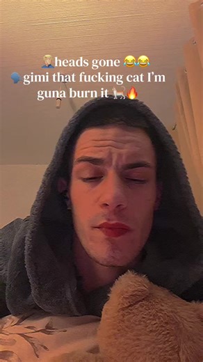 Liam Hunter🫡🇬🇧 (@liamhunter2003)’s videos with Gimme that cat am guna burn it - Charlie Bumsniff👃