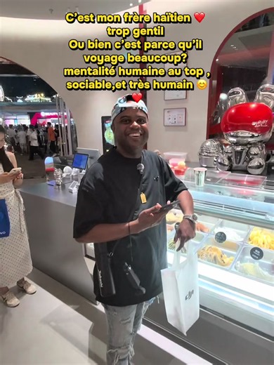 #donnetv7 Je pensais que ,c’est au Togo seulement il y avait les voitures jusqu’à ce que je commence par voyager, je vois que d’autres pays aussi ont des voitures 😁 . C’est de la philosophie 👊🏾