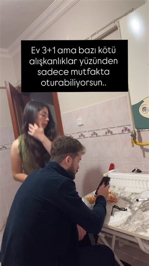 Evin diğer odalarına boşuna para ödüyoruz 🤣🤣🙈 . . . #reelsinstagram #mi̇zah #keşfet #reels #kesfetedüş #kesfetbeniöneçıkart #fyp #keşfettengelenlertakipetsin❤ | Dilara Alp Arslan