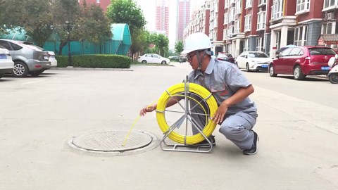 4.5MM 350 FT Duct Rodder Fish Tape Cable Running Rod Cable Puller Fiberglass Fish Tape with Stand