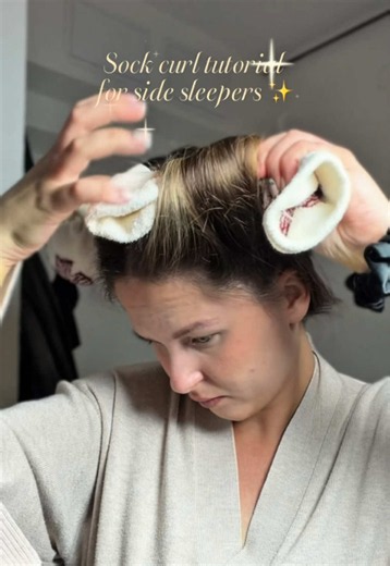 Sock curls tutorial for side sleepers ✨#sockcurls #heatlesscurls #hairtok #hairtutorials #overnightcurls