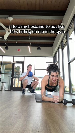 Those frog jumps in the beginning really caught me off guard 🐸 #training #gym @On