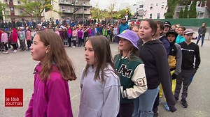 351 reactions · 104 shares | Dans le cadre des Journées de la culture, les élèves de l'école Sacré-Coeur, à Sherbrooke, ont chanté une pièce produite pour eux, par l'artiste Louis-Jean Cormier et l'Orchestre symphonique de Montréal. | ICI Estrie | Facebook