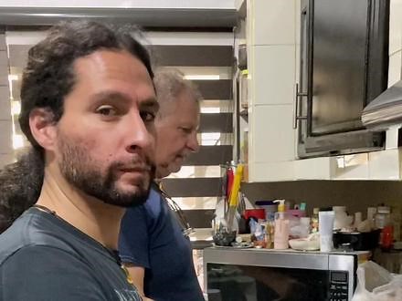 墨西哥最经典的日常早午餐，玉米饼、鸡蛋、豆子泥、炒香肠肉、灵魂莎莎酱！#一起用餐吧 #干饭了 #墨西哥美食taco #异国 #简单早餐 #千万生活dou来拍 - 抖音