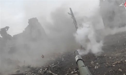(GoPro) Russian Tank Crew Works in Pokrovsk