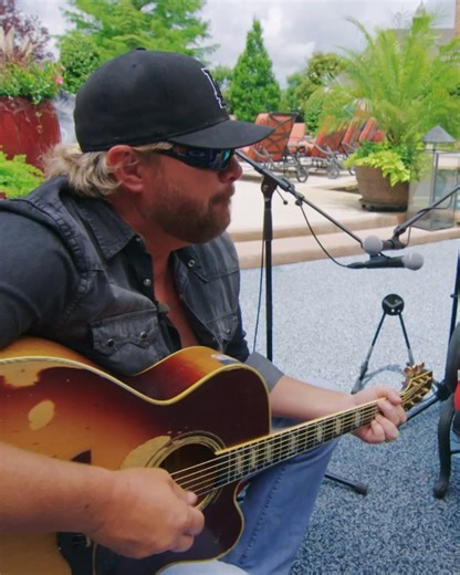 Toby Keith's Backyard Performance Of 'Rum Is The Reason" With Sammy Hagar | AXS TV