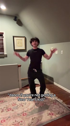 Leo C (@leorealtoks)’s video of spongebob dance