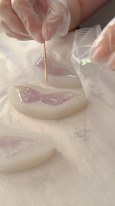 Make precious Christmas keepsakes with our DIY KITS or come to our next workshop on the 11th of November to create new memories and celebrate the lives of those we miss. 👼🏻 | Keepsakes by Nicoleta - KBN 888