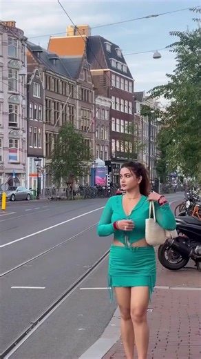 🦋 (@.streamlive)’s videos with bella - orijinal ses - bella