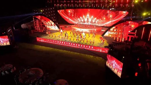 CHINA MFA Spokesperson 中国外交部发言人 on Instagram: "Celebrate Spring Festival across borders! 🇨🇳🇻🇳 On Feb 3, thousands from China and Vietnam gathered in Honghe, Yunnan, for the 2026 China-Vietnam Spring Festival Gala, filling the air with laughter, music, and best wishes for the Year of the Horse."