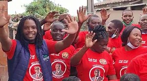 MDC-T members campaigning ahead of the 2022 by-elections and 2013 general polls. Can the party beat Zanu PF, MDC Alliance and others? | VOA Studio 7