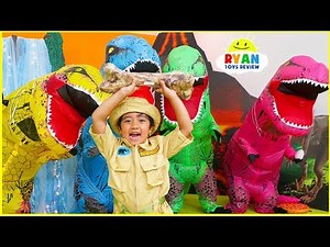 Ryan Pretend Play Visiting Real Life Jurassic World Dinosaurs!!!