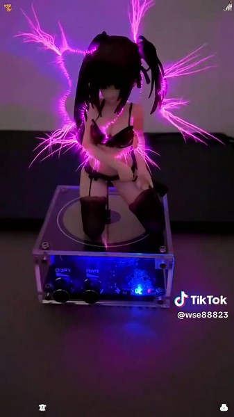 this mini tesla coil is awesome. #teslacoil #miniteslacoil #electricity #coolgadgets #scienceexperiments