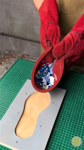 DAS PASSIERT, WENN DU PLASTIKDECKEL IN SCHUHE VERWANDELST