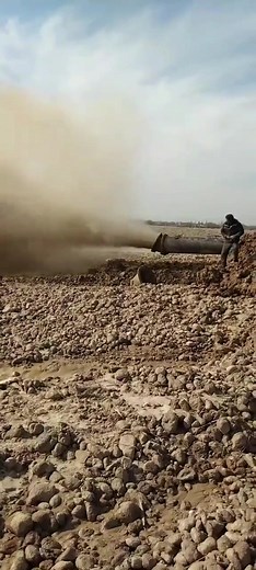 Unblocking the Dredger's Mud Pipeline - Watch the Phenomenon