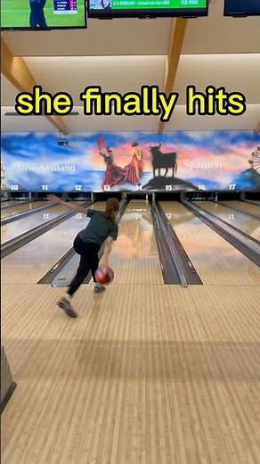 At the End… She Finally Hits the 10 Pin 😤🎳 | #BowlingLife #TeamNatalie #germanbowlinggirl