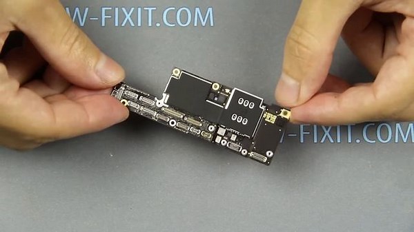 iPhone XS Max motherboard replacement