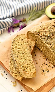 Quinoa Bread is an easy, yeast-free, gluten-free sandwich bread perfect for adding protein and fiber to your sandwich. Recipe: https://www.theconsciousplantkitchen.com/quinoa-bread/ | The Conscious Plant Kitchen