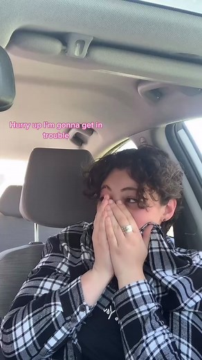 They literally asked multiple time to see and then freak out when it happens lmao @_yogabbagabba #fyp #foryoupage #bestfriend #reaction #viral #trend
